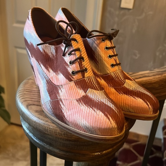 Rachel Comey ladies shoes NWOT. 6.5. Perfect condition. Pink brown gray fabric - Picture 2 of 8